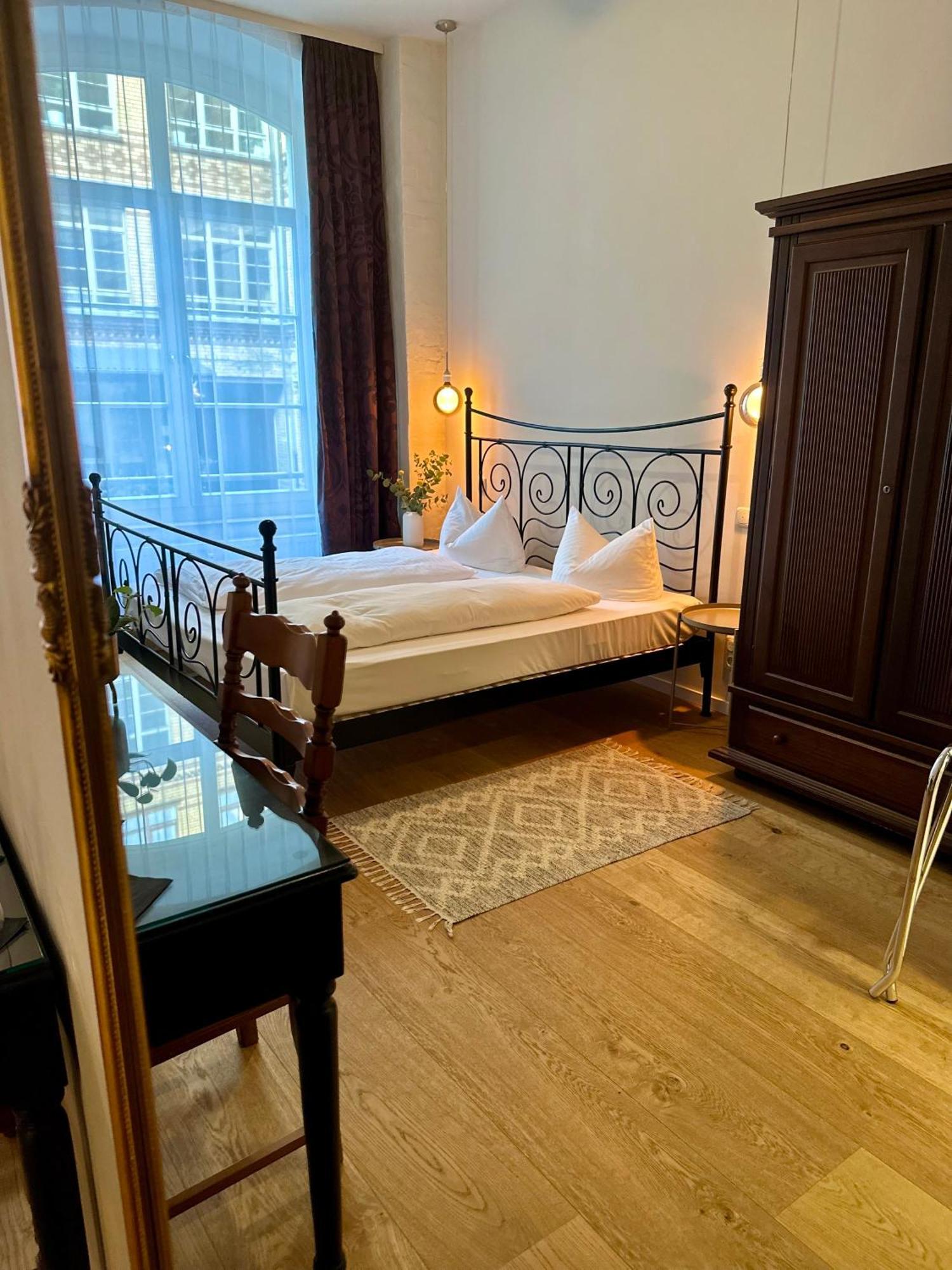 Hotel Cinderella.Kreuzberg Berlino Esterno foto